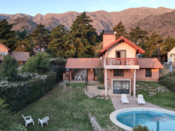 Casas y Chalets en Merlo – Confort, Naturaleza y Vista a las Sierras