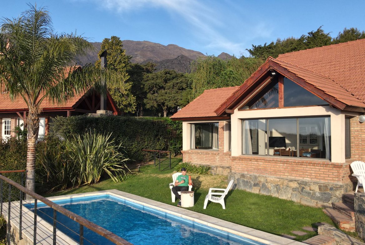 Alquiler vacacional en Merlo San Luis con pileta y vista a las sierras en Chumamaya