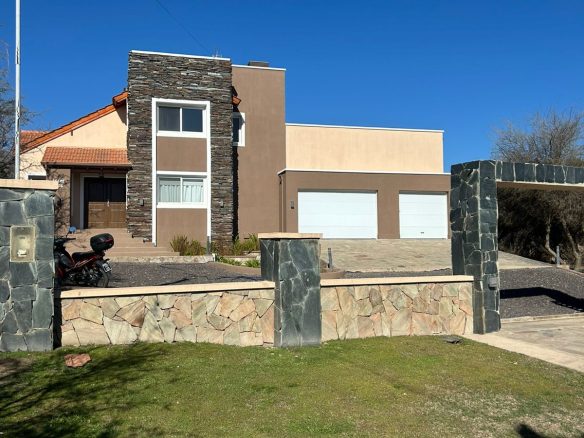 Casa en venta – Barrio Las Moreras I