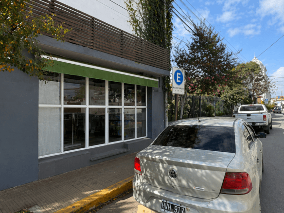 Local Comercial Con Departamento en Venta – Centro Merlo