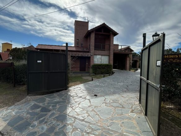 COMPLEJO EN VENTA – Barrio Los Estribos