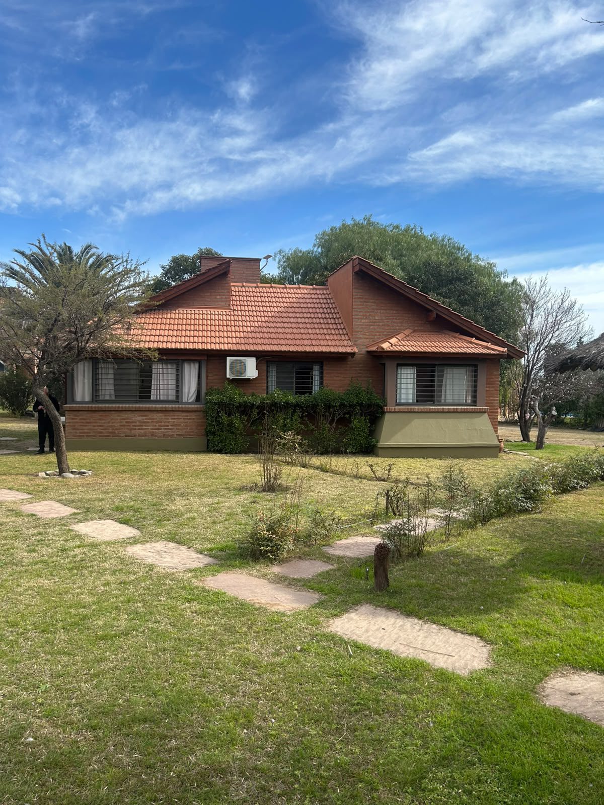 WhatsApp Image 2026-08-26 at 11.58.20 (1) COMPLEJO EN VENTA – Barrio Los Estribos