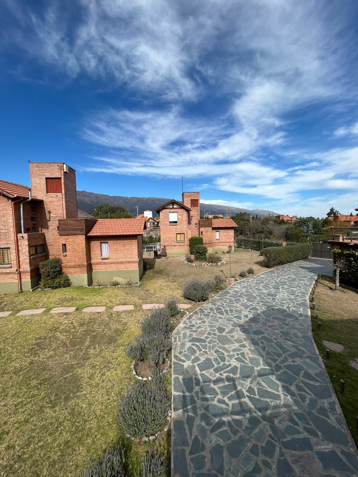 WhatsApp Image 2026-08-26 at 11.58.27 COMPLEJO EN VENTA – Barrio Los Estribos