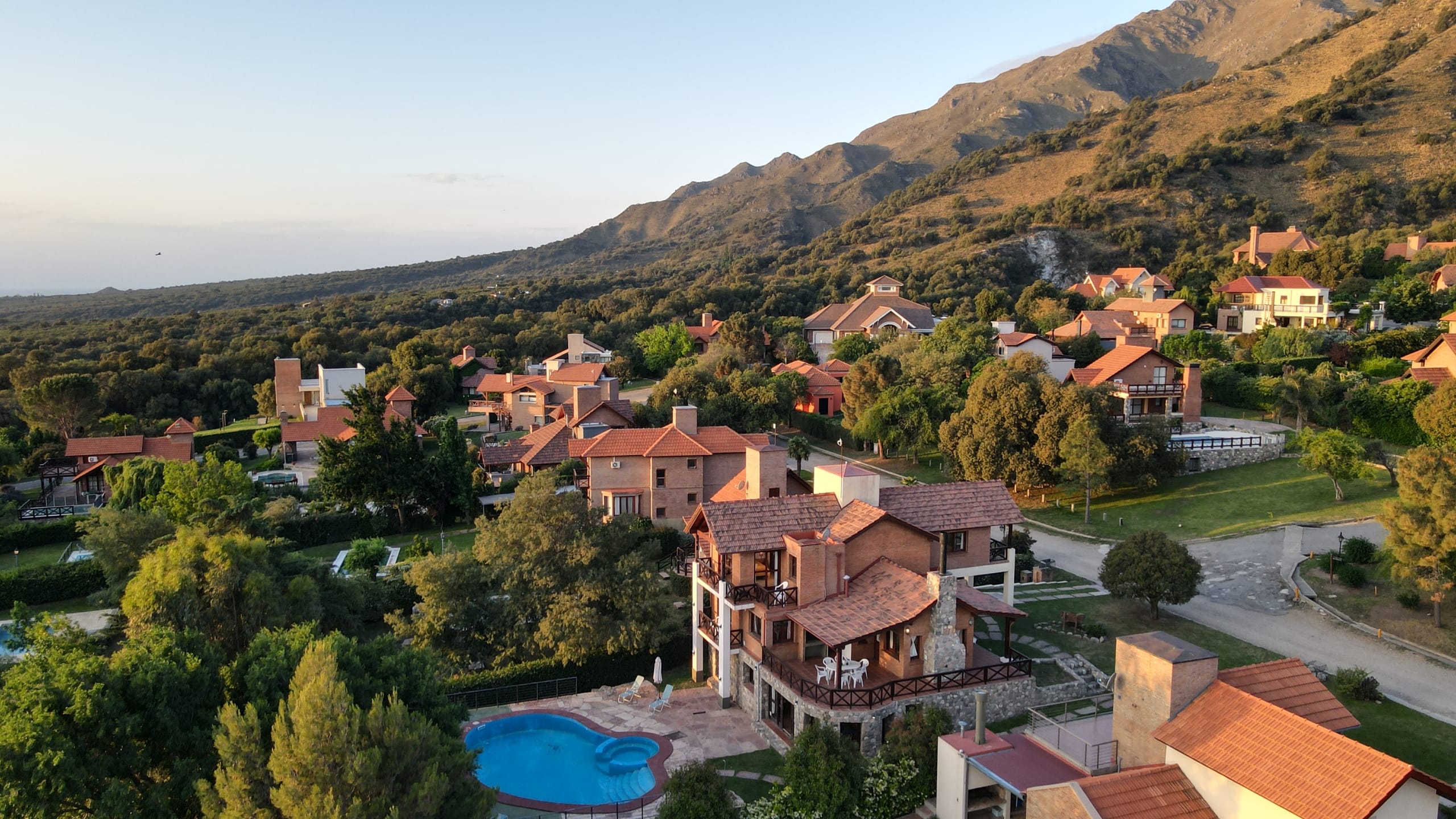 dji_fly_20241021_191544_712_1729548965178_photo Casa Chalet 202