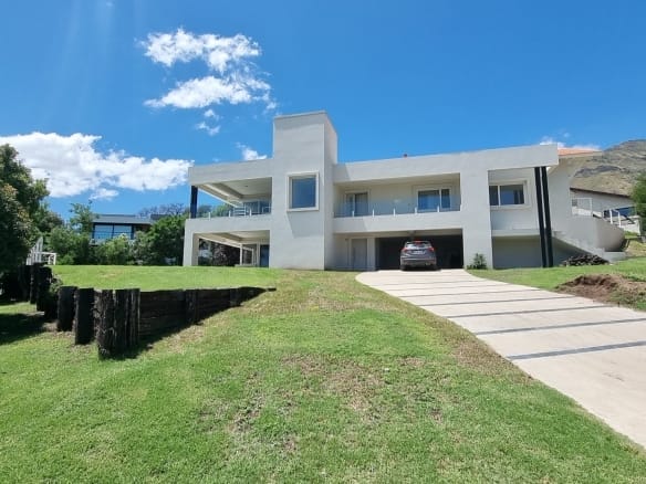 Oportunidad – Chalet de Lujo en Venta en Country Chumamaya