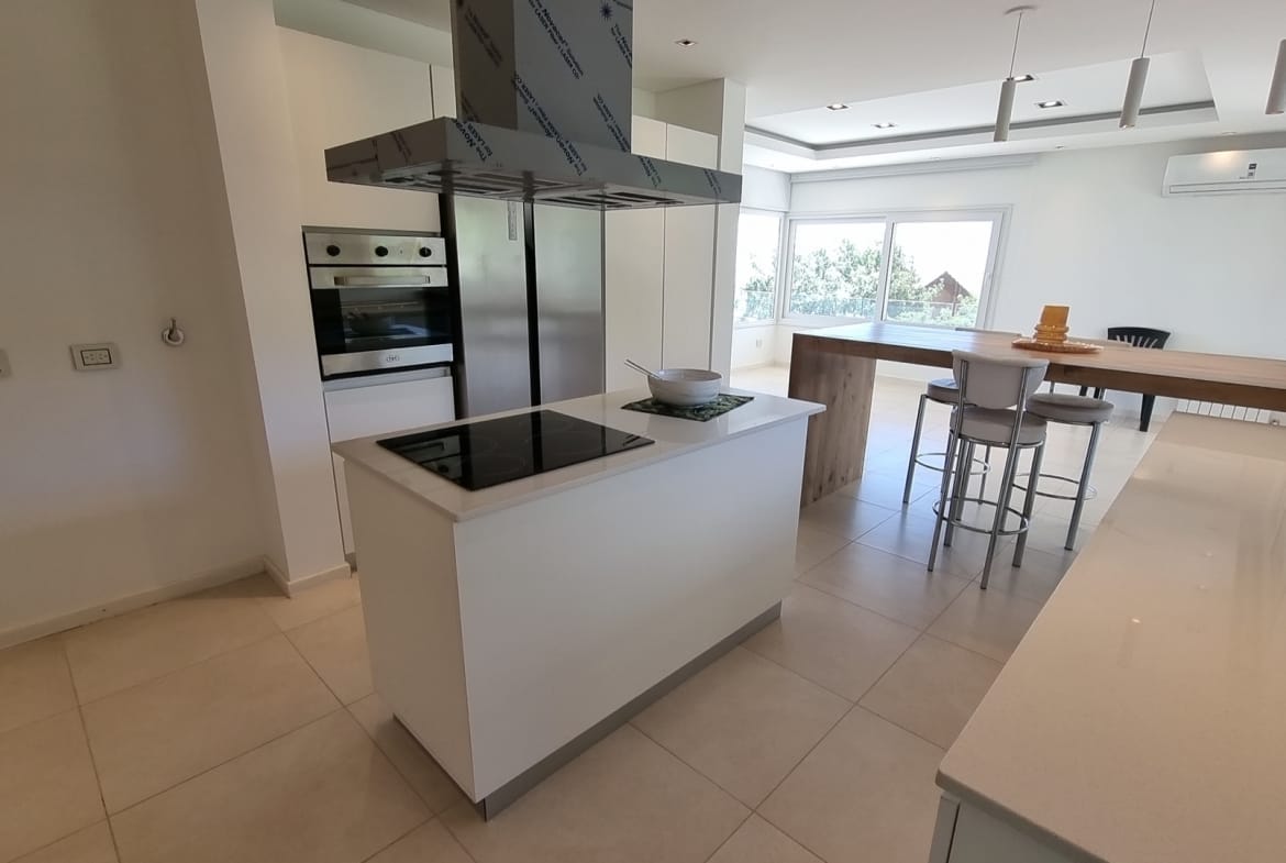 Oportunidad – Chalet de Lujo en Venta en Country Chumamaya