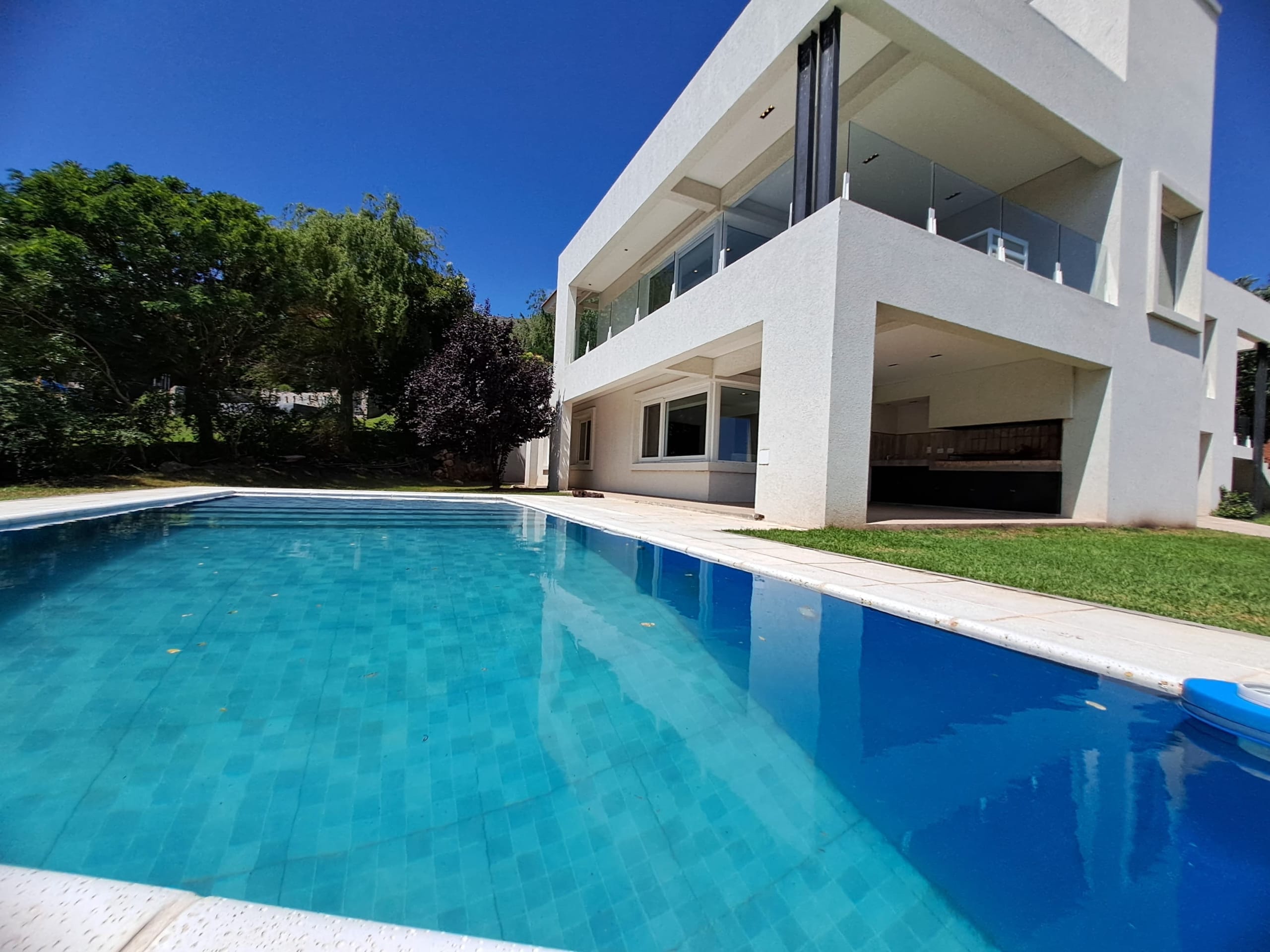 Oportunidad – Chalet de Lujo en Venta en Country Chumamaya