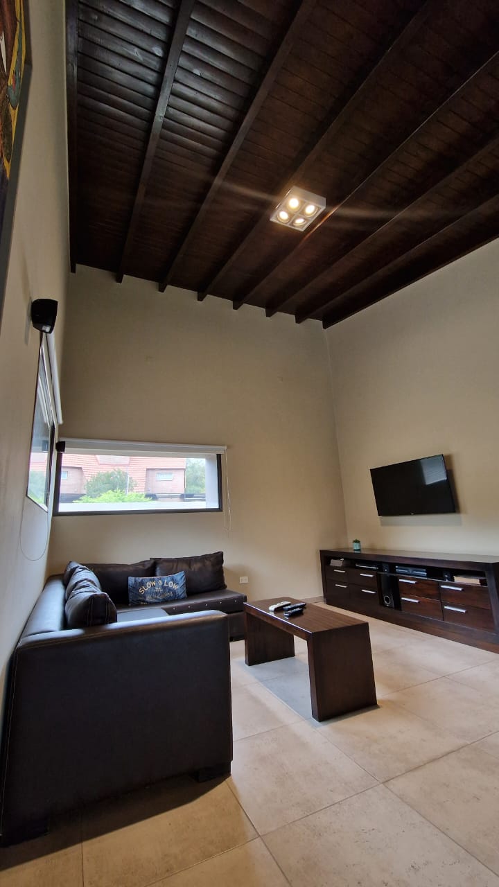 Residencia de alta gama en Barrio Balneario – Merlo